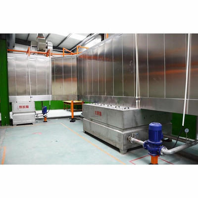 Vorbehandlungsanlage für die Oberfläche von elektrostatischen Pulverbeschichtungsleitungen in einem Hangkanal